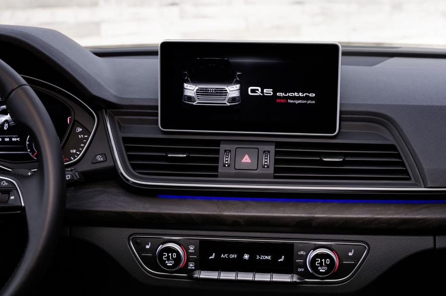 Детали интерьера Audi Q5 TDI Quattro 2016 года  (WW) (фото 73 из 90)